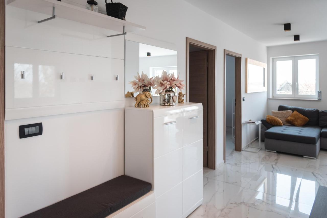 Hisa Kapis With Hot Tube Apartment Koper Luaran gambar