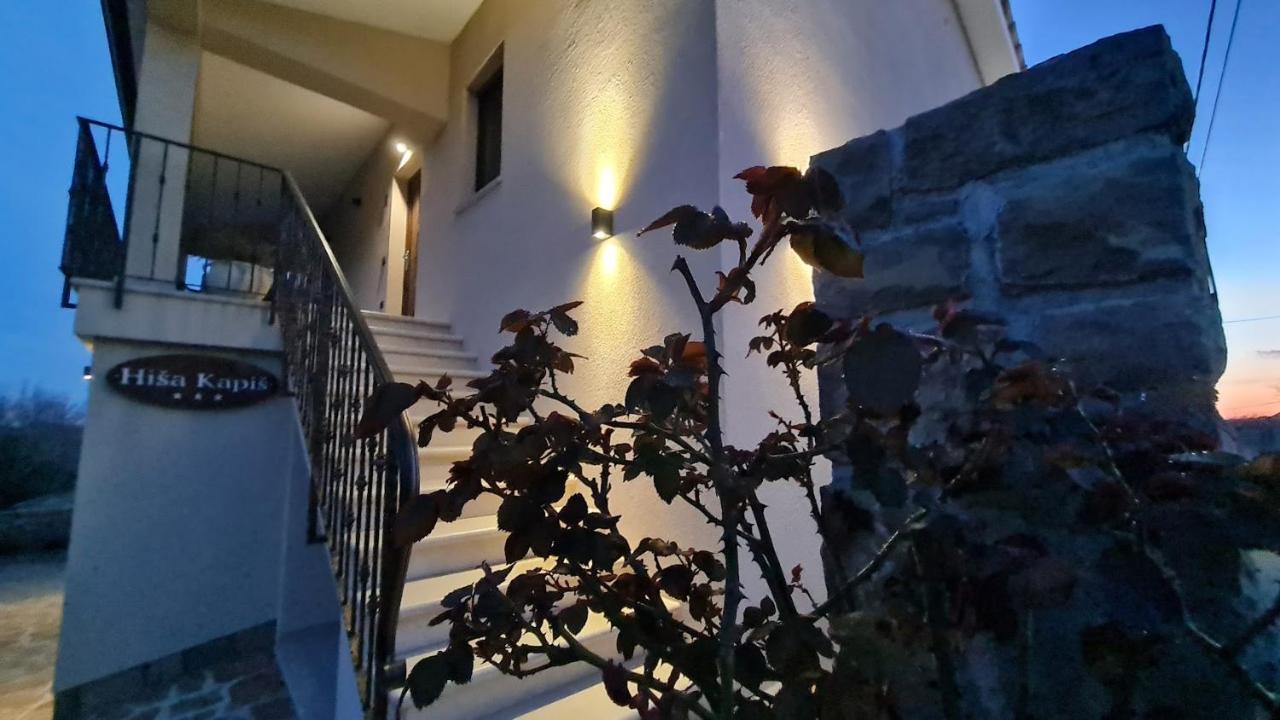 Hisa Kapis With Hot Tube Apartment Koper Luaran gambar