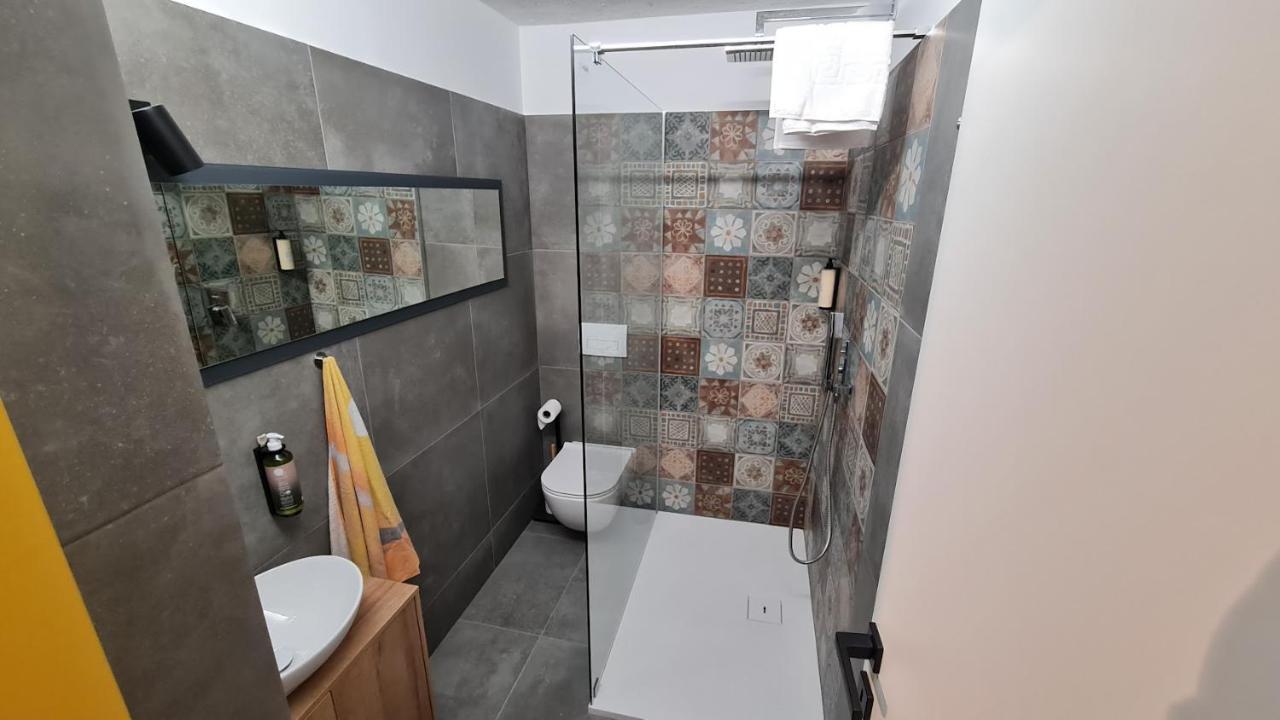 Hisa Kapis With Hot Tube Apartment Koper Luaran gambar
