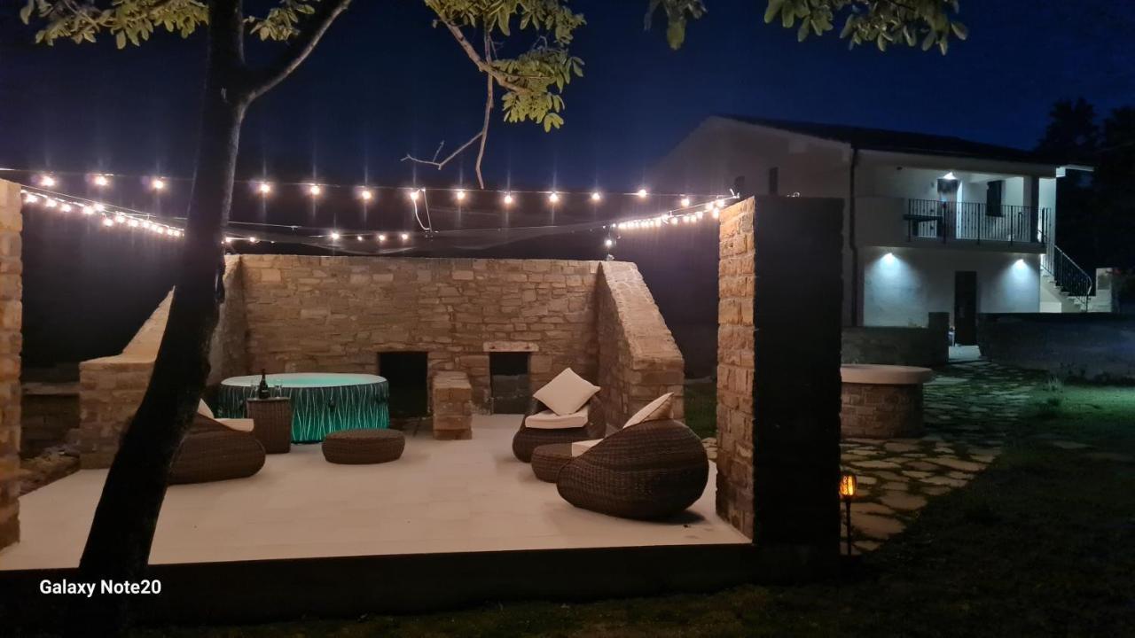 Hisa Kapis With Hot Tube Apartment Koper Luaran gambar